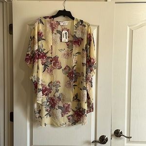 Brand New, still has tag, Kimono in light yellow